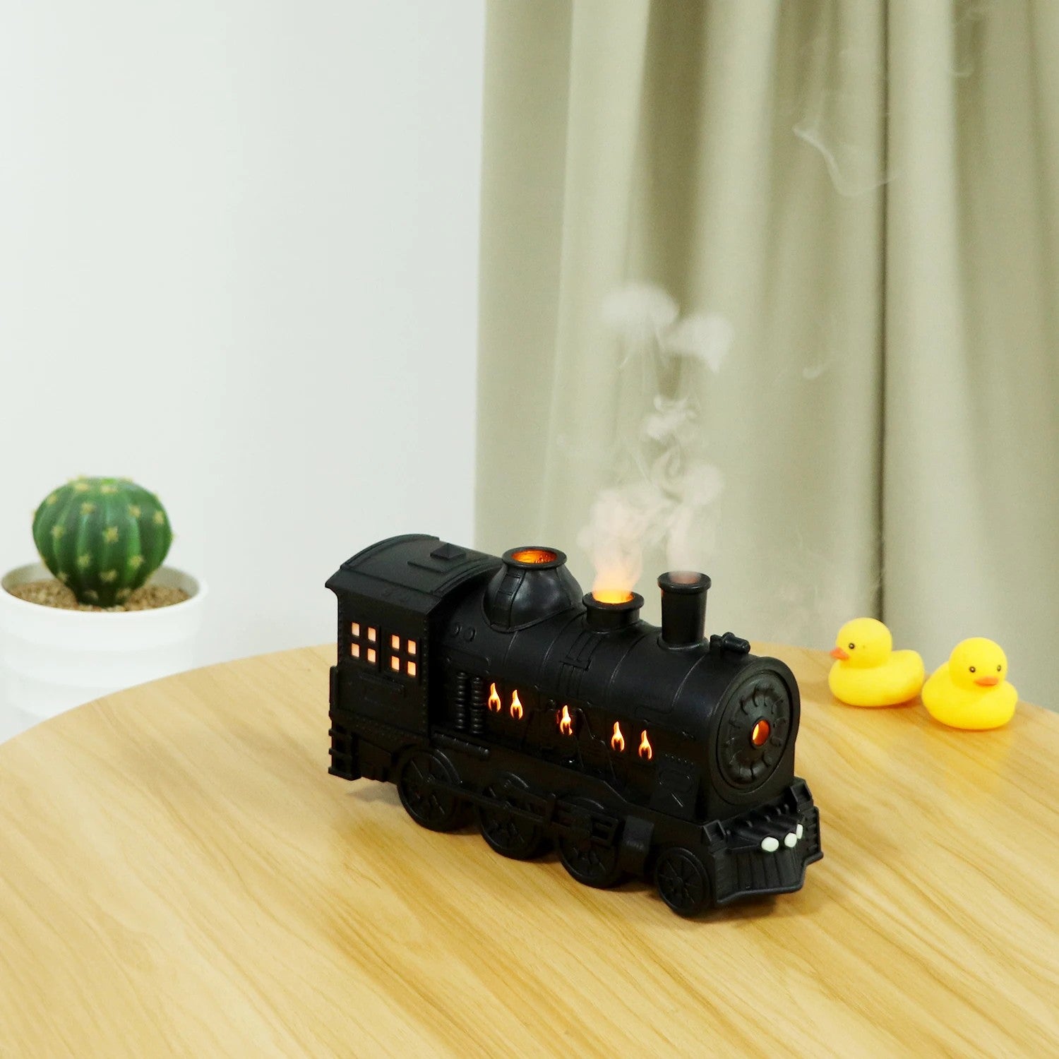 Train Diffuser Essential Oil Diffuser Flame Effect Cool Mist Humidifier Night Light Retro Train-Shaped Aroma Diffuser